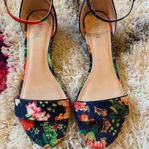 DIBA Jessica Floral Print Wedges SZ 6